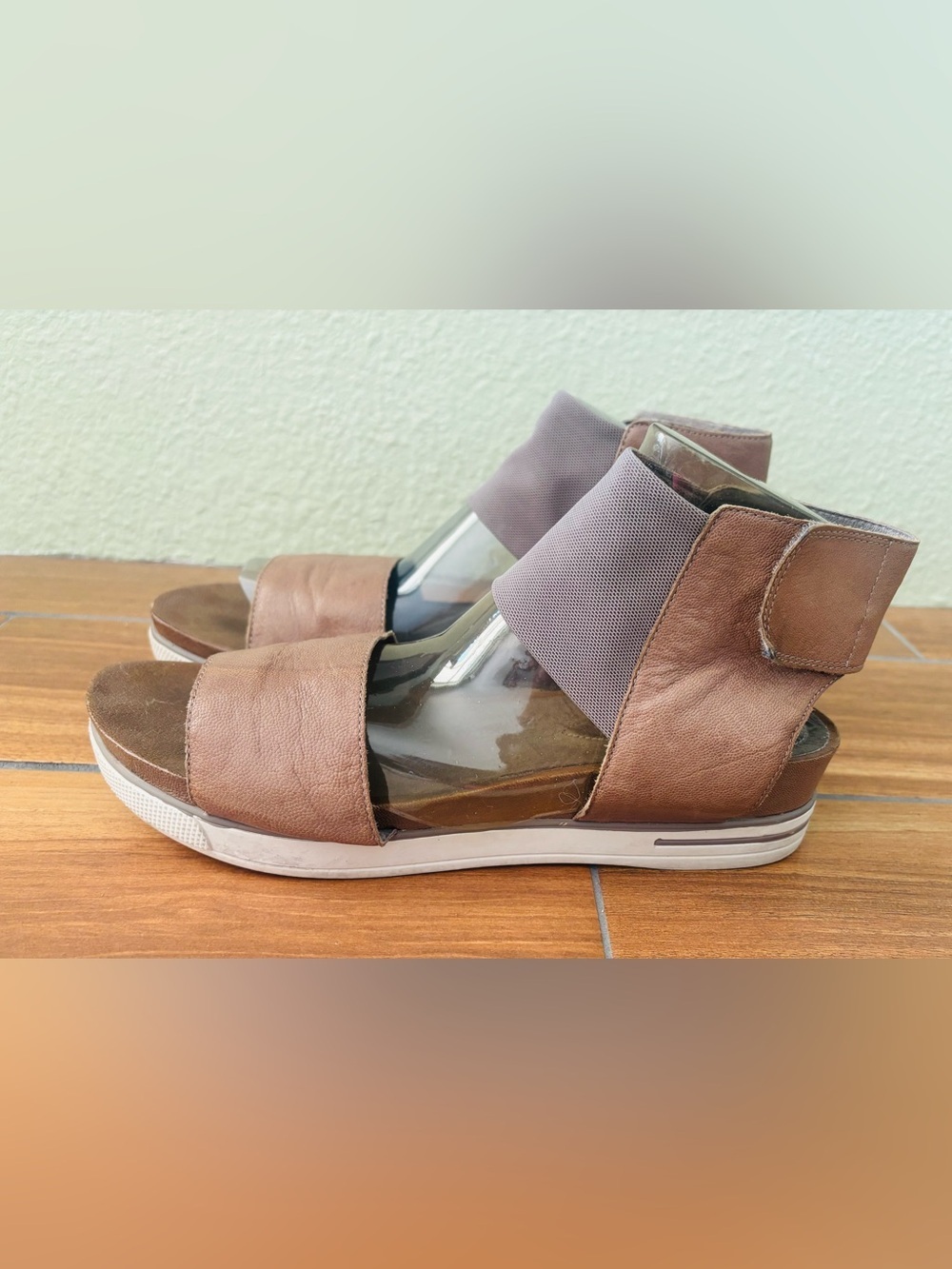 Eileen Fisher Spree Sport" Quartz Tan Leather Wedge Sandals Size: 10